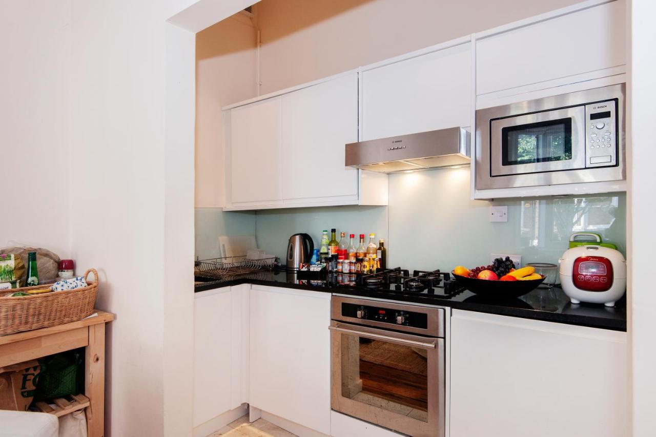 Bright Gratton Road Apartment London Kültér fotó