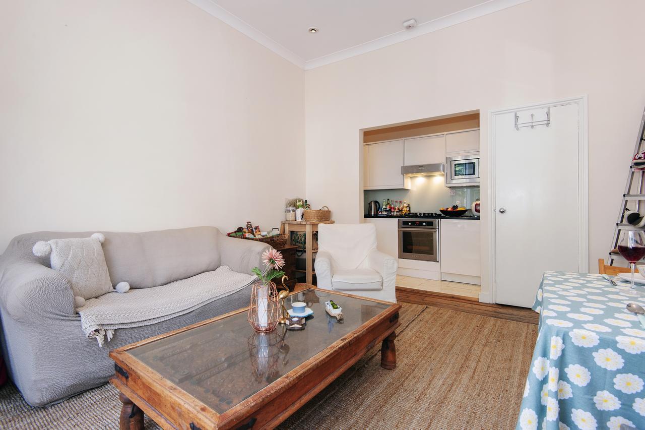 Bright Gratton Road Apartment London Kültér fotó